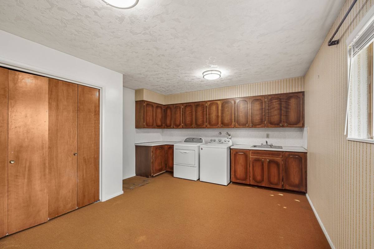 House for rent at 275 Park St, Newdale, ID 83436