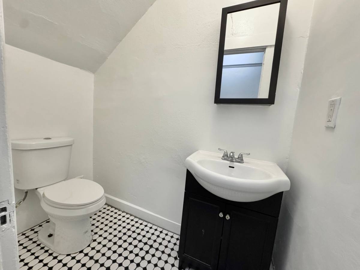 Apartment for rent at 930 Albany St, Los Angeles, CA 90015