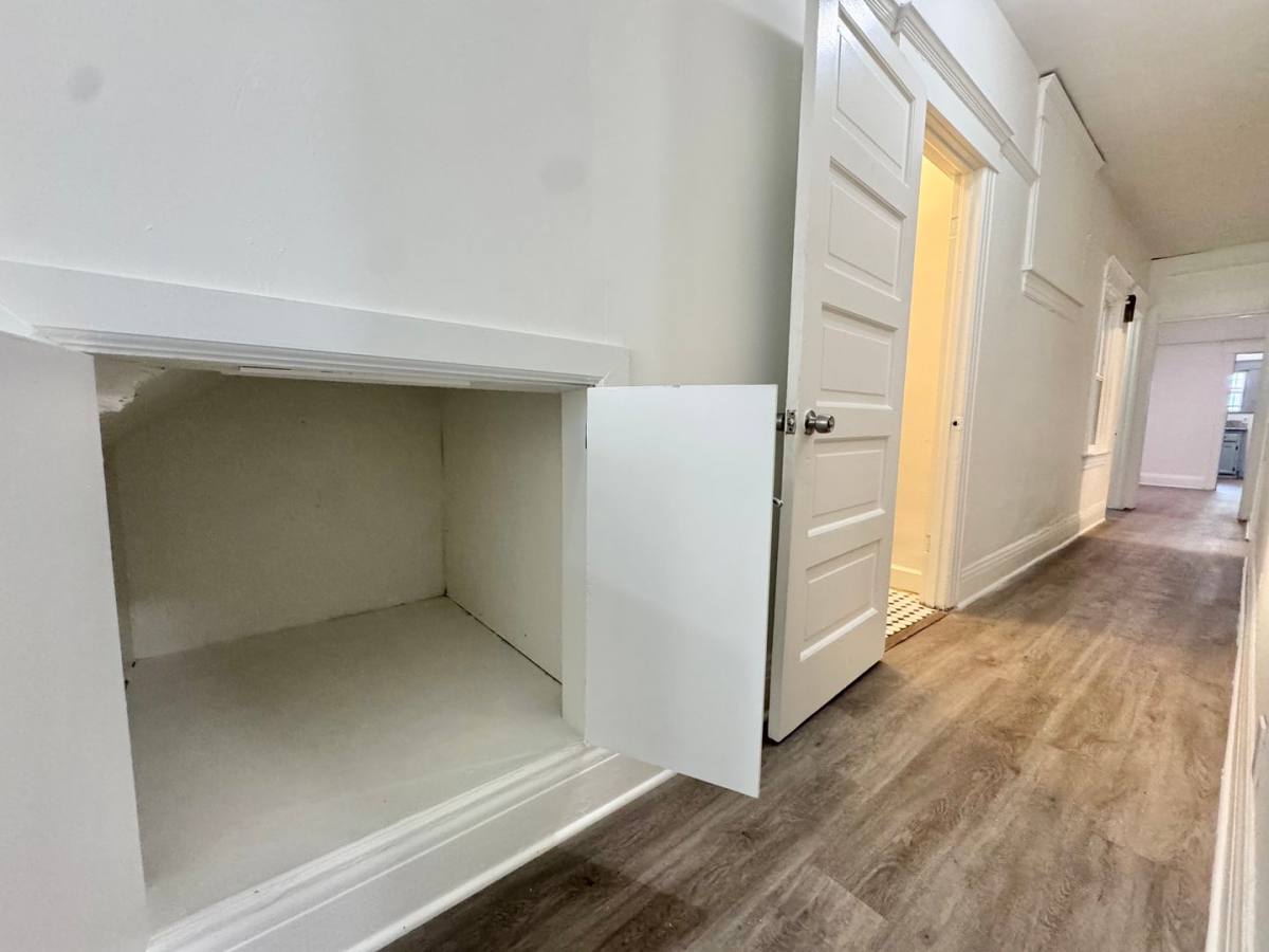 Apartment for rent at 930 Albany St, Los Angeles, CA 90015