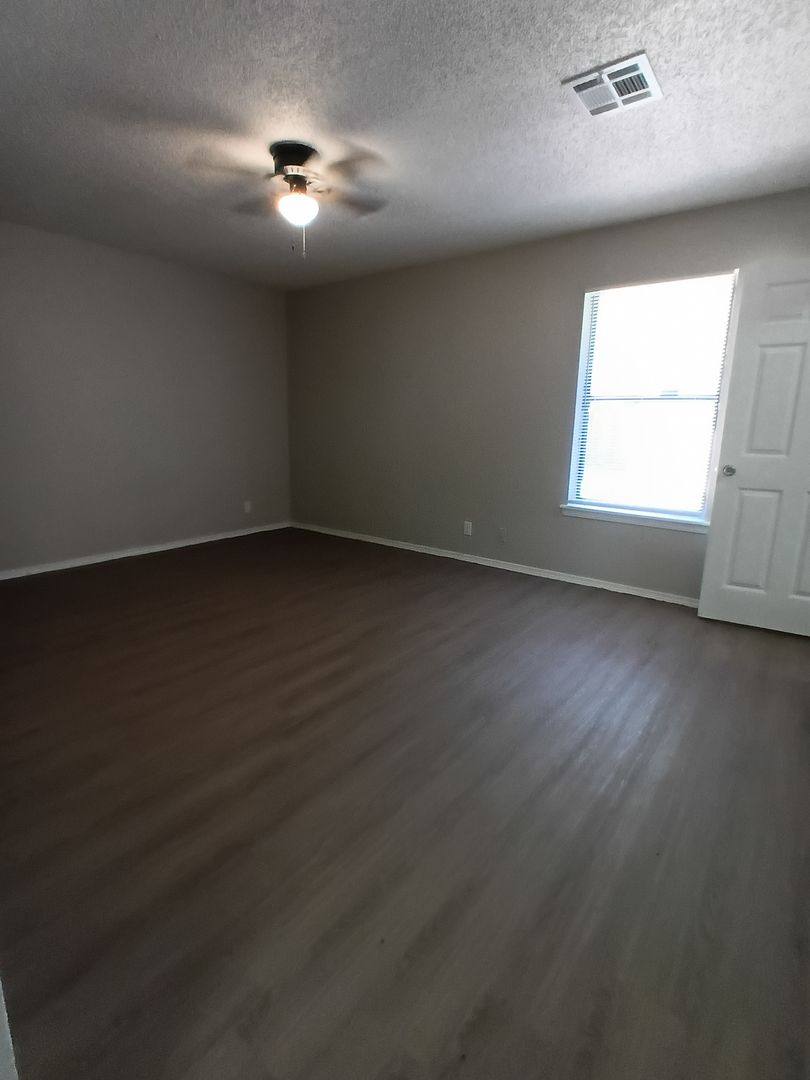 House for rent at 1020 N Spencer Rd, Oklahoma City, OK 73110