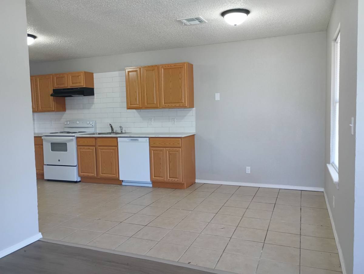 House for rent at 1020 N Spencer Rd, Oklahoma City, OK 73110