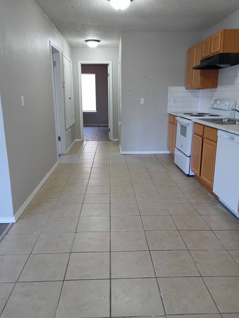 House for rent at 1020 N Spencer Rd, Oklahoma City, OK 73110