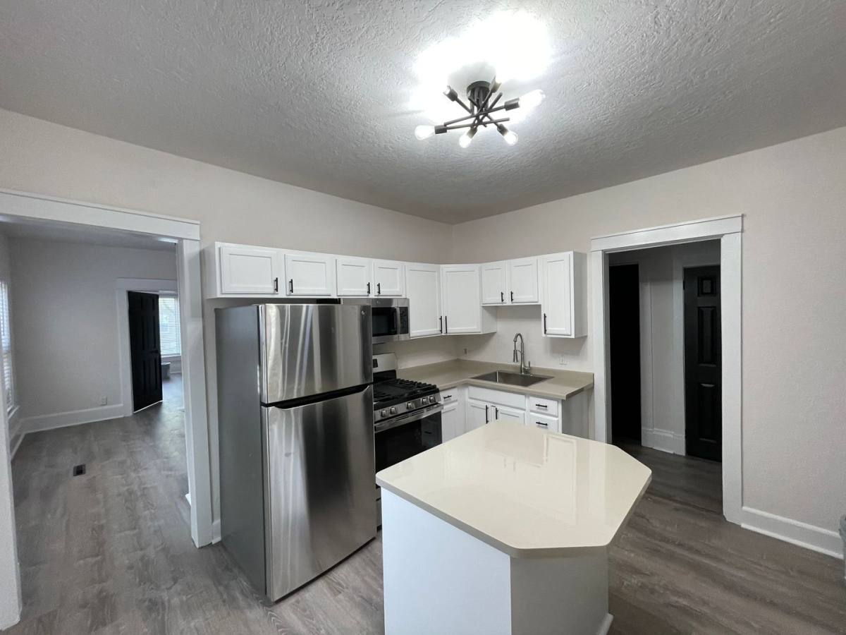 Apartment for rent at 122-124 E Lloyd, Milwaukee, WI 53212