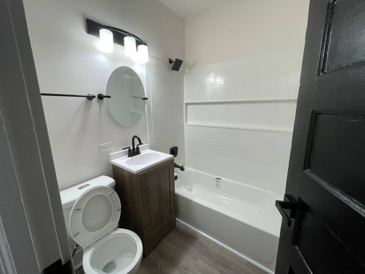 Apartment for rent at 122-124 E Lloyd, Milwaukee, WI 53212