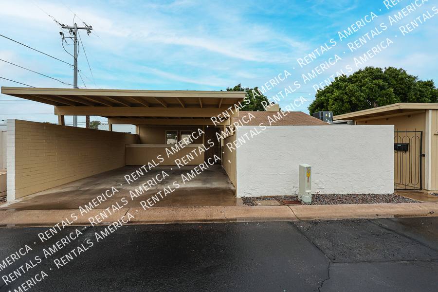 Townhouse for rent at 6626 N Majorca Lane W, Phoenix, AZ 85016