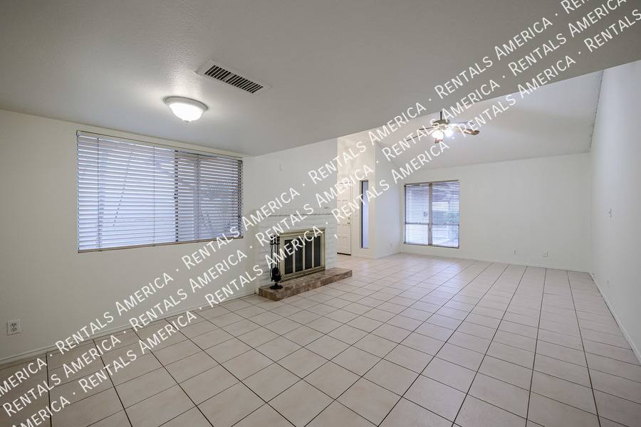 Townhouse for rent at 6626 N Majorca Lane W, Phoenix, AZ 85016