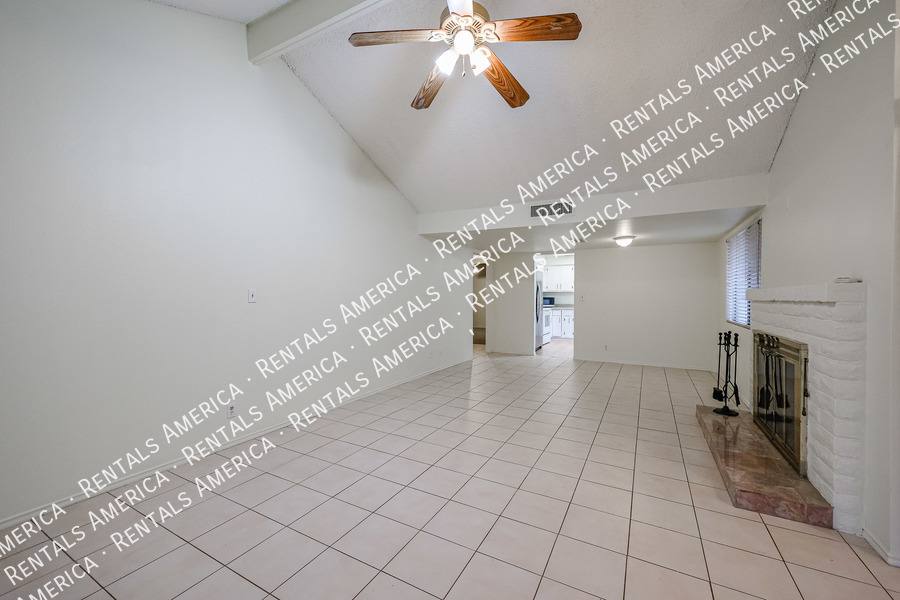 Townhouse for rent at 6626 N Majorca Lane W, Phoenix, AZ 85016