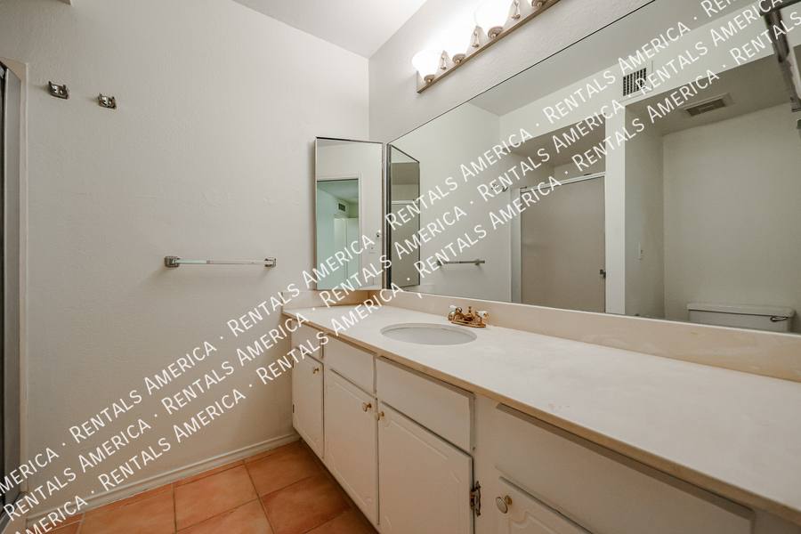 Townhouse for rent at 6626 N Majorca Lane W, Phoenix, AZ 85016