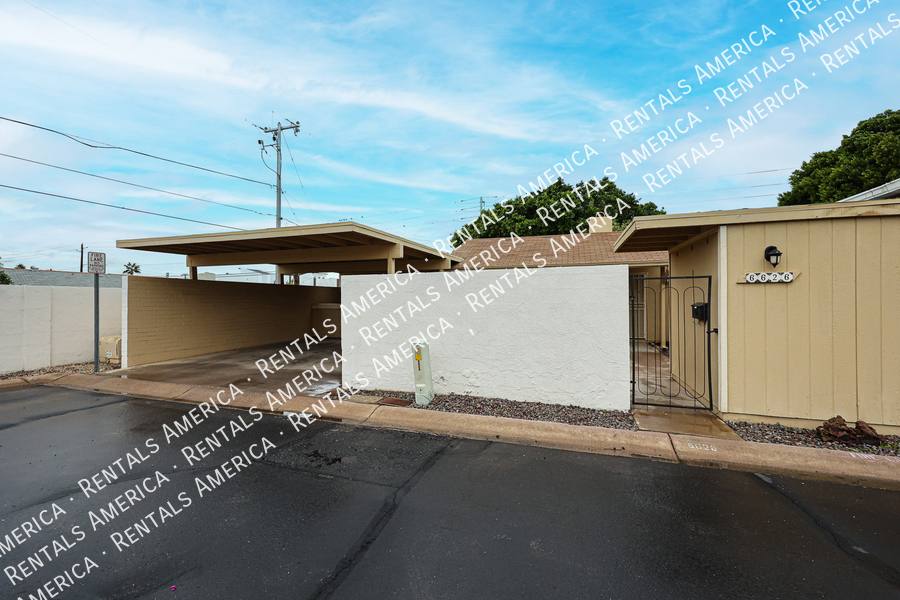 Townhouse for rent at 6626 N Majorca Lane W, Phoenix, AZ 85016