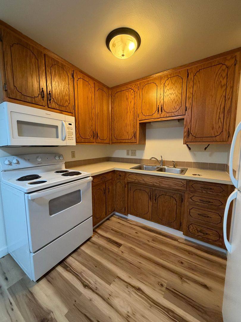 Apartment for rent at 966 E Elm Dr, Little Chute, WI 54140