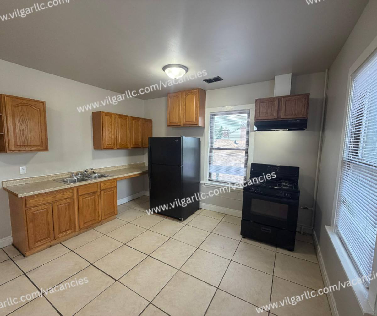 Apartment for rent at 461 Hayes St, Gary, IN 46404