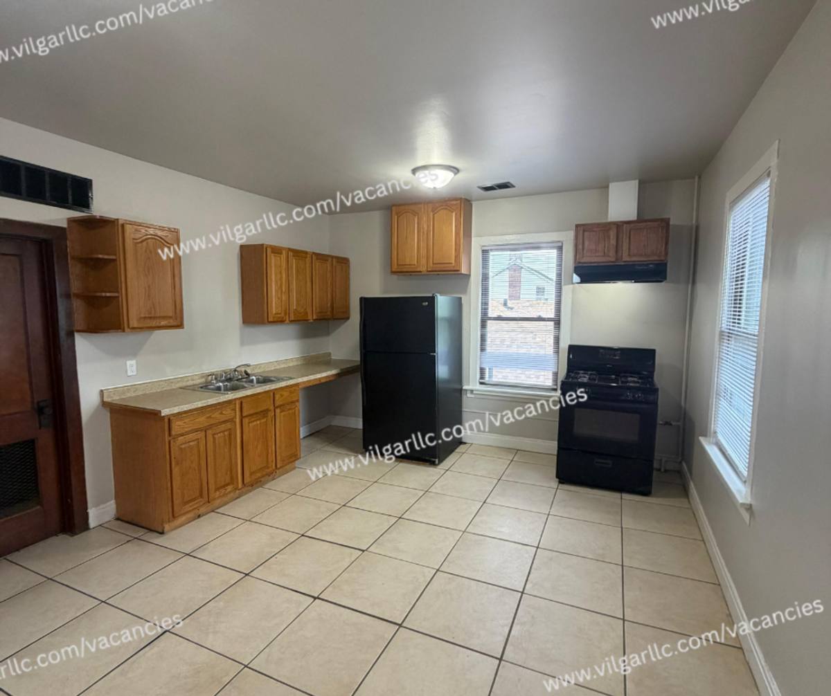 Apartment for rent at 461 Hayes St, Gary, IN 46404
