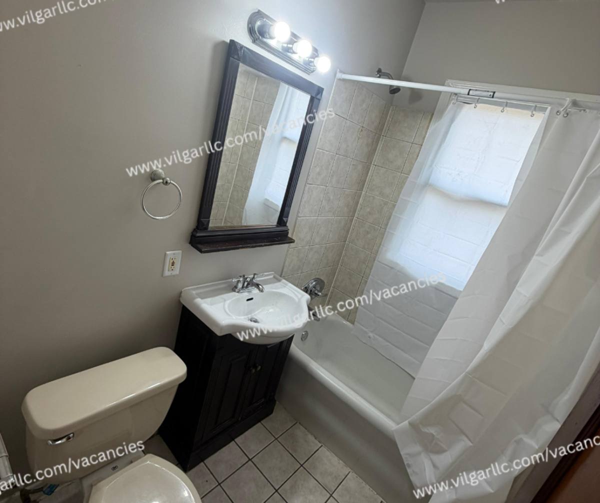 Apartment for rent at 461 Hayes St, Gary, IN 46404