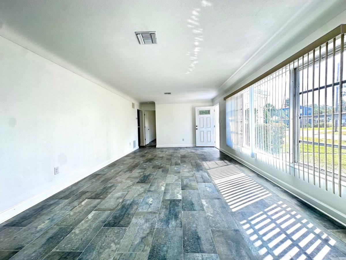 House for rent at 10 158th Ave, Saint Petersburg, FL 33708