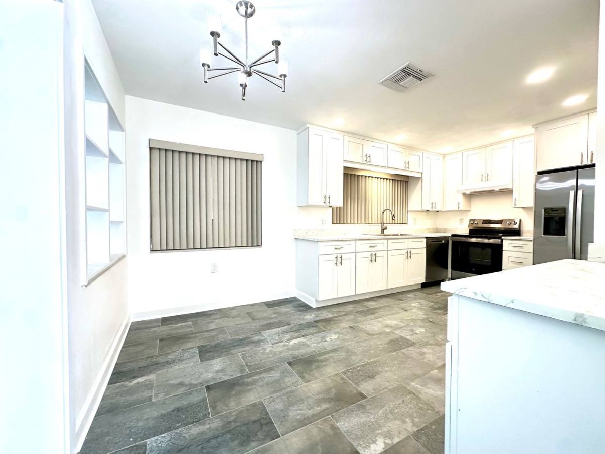 House for rent at 10 158th Ave, Saint Petersburg, FL 33708