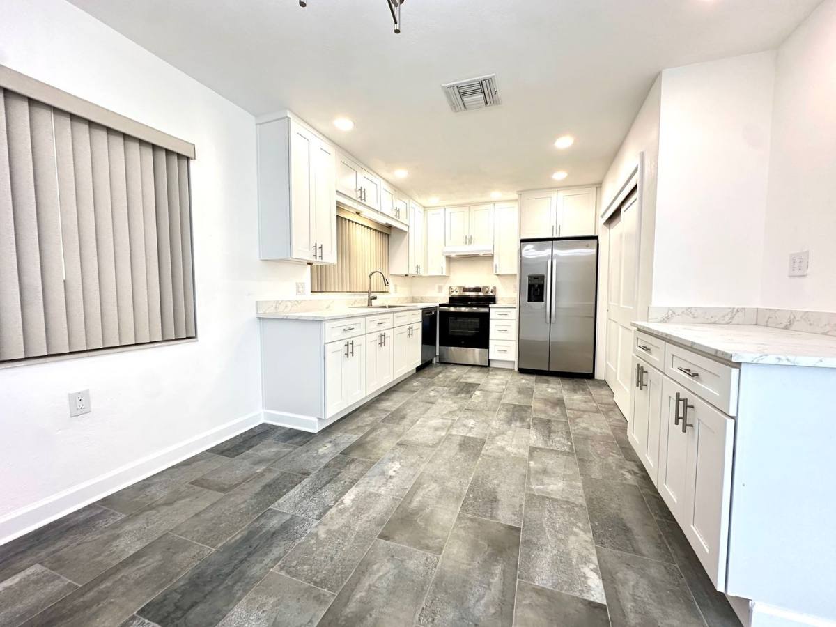 House for rent at 10 158th Ave, Saint Petersburg, FL 33708