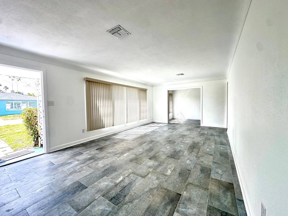 House for rent at 10 158th Ave, Saint Petersburg, FL 33708