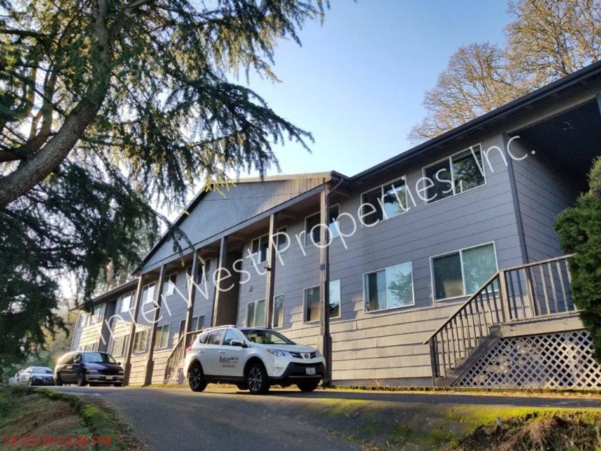 Apartment for rent at 4700 Falls View Ave, West Linn, OR 97068