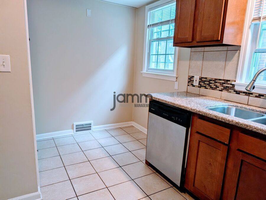 Apartment for rent at 3580 Normandy Dr, Cleveland, OH 44120