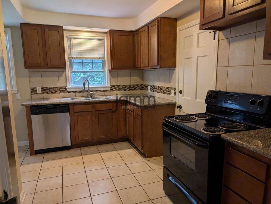 Apartment for rent at 3580 Normandy Dr, Cleveland, OH 44120