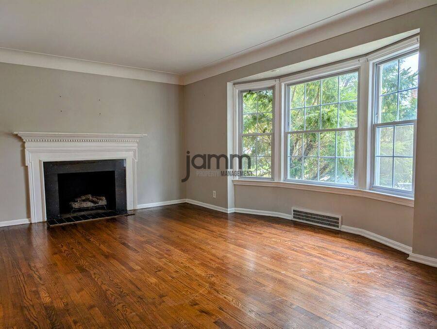 Apartment for rent at 3580 Normandy Dr, Cleveland, OH 44120