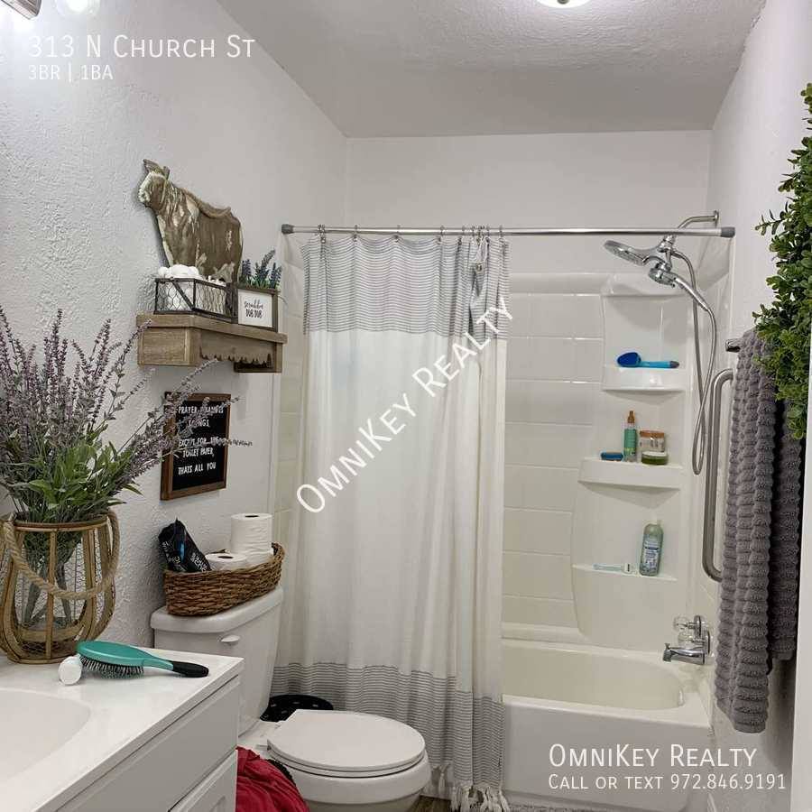 House for rent at 313 N Church St, Blue Ridge, TX 75424