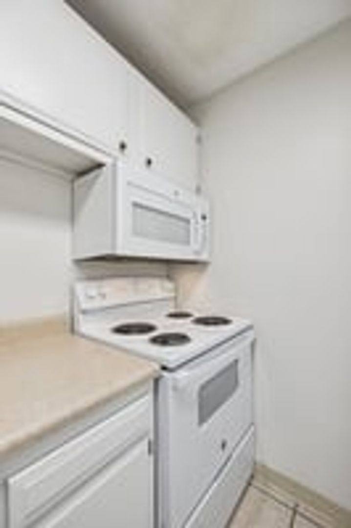 Apartment for rent at 2504 Vine St, Lincoln, NE 68503