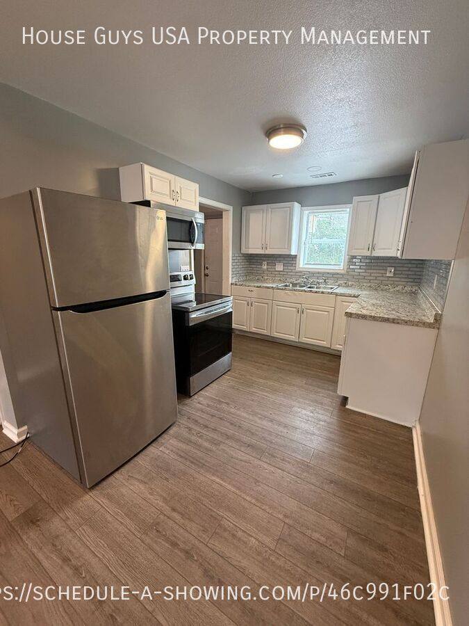 House for rent at 3201 E 20th St, Kansas City, MO 64127