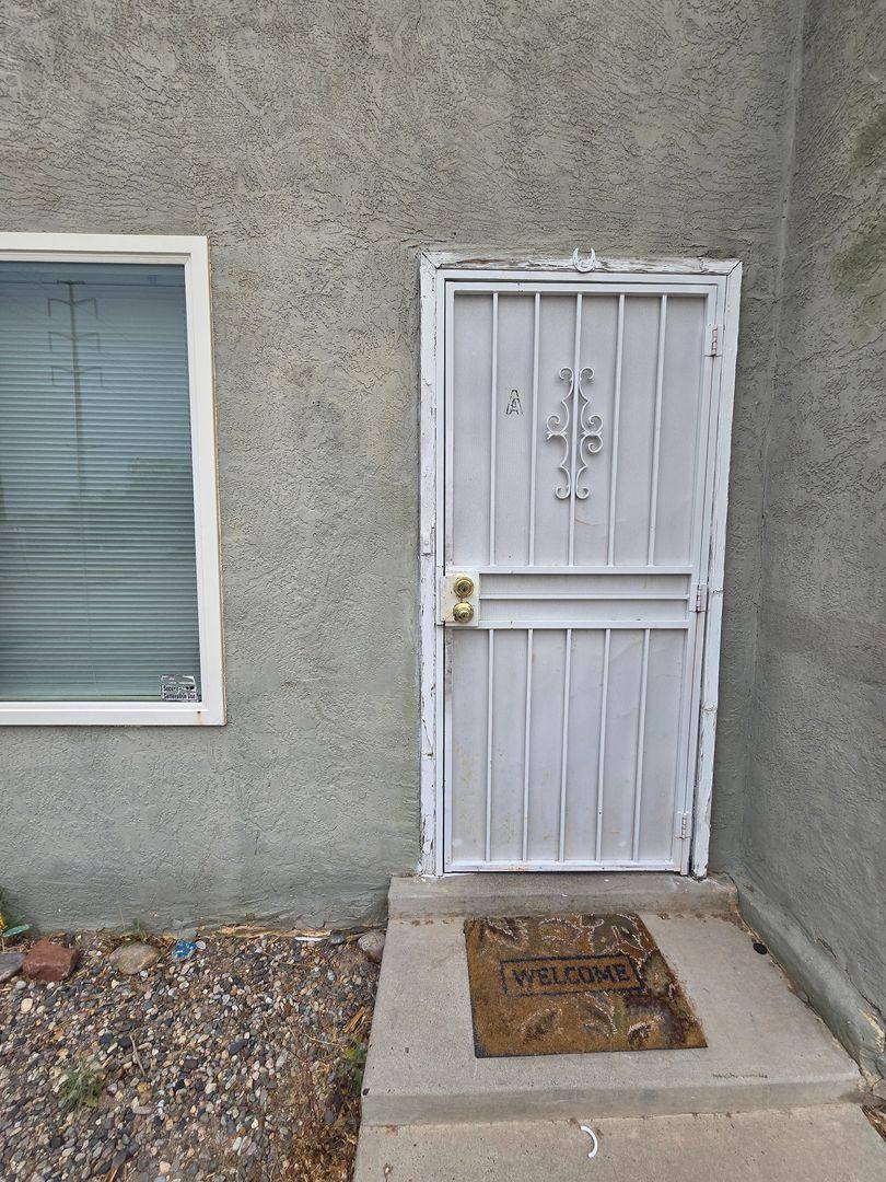 House for rent at 1832 Buena Vista Dr SE, Albuquerque, NM 87106