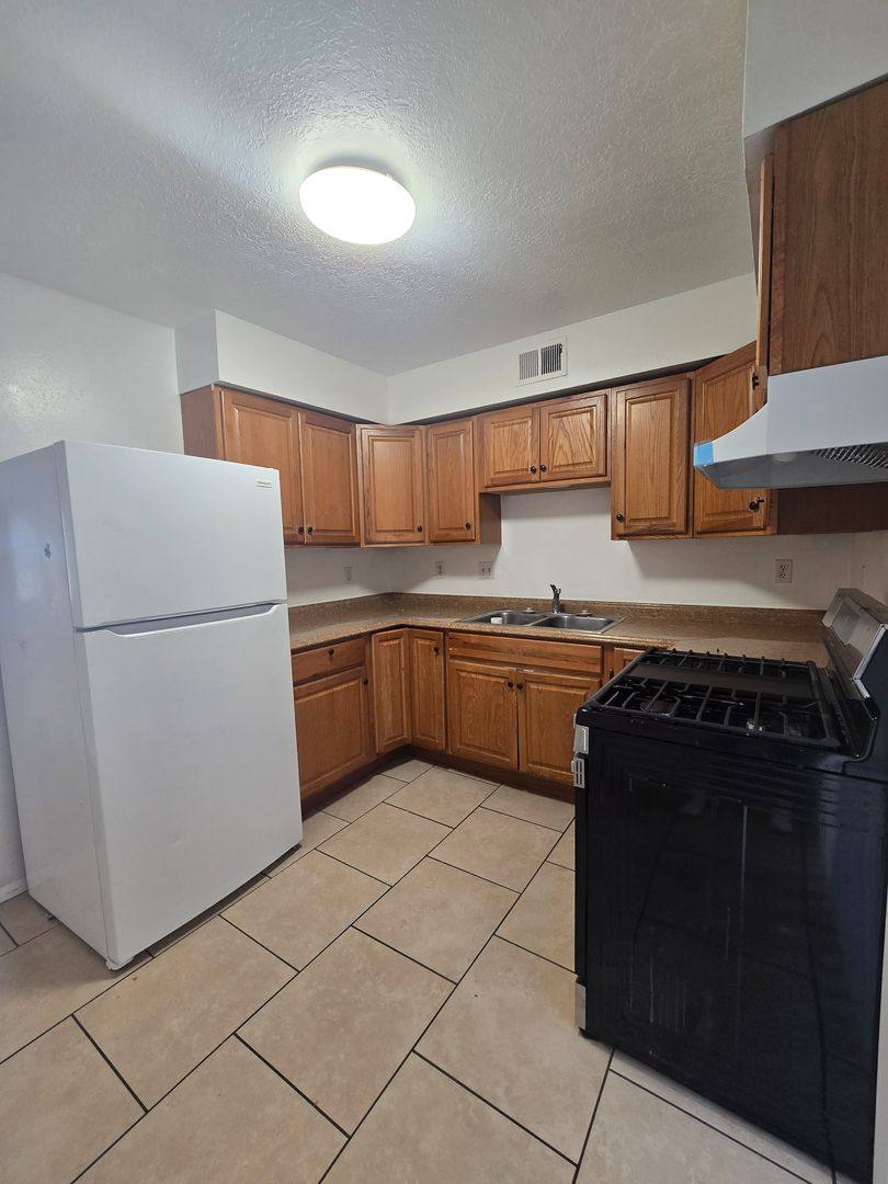 House for rent at 1832 Buena Vista Dr SE, Albuquerque, NM 87106