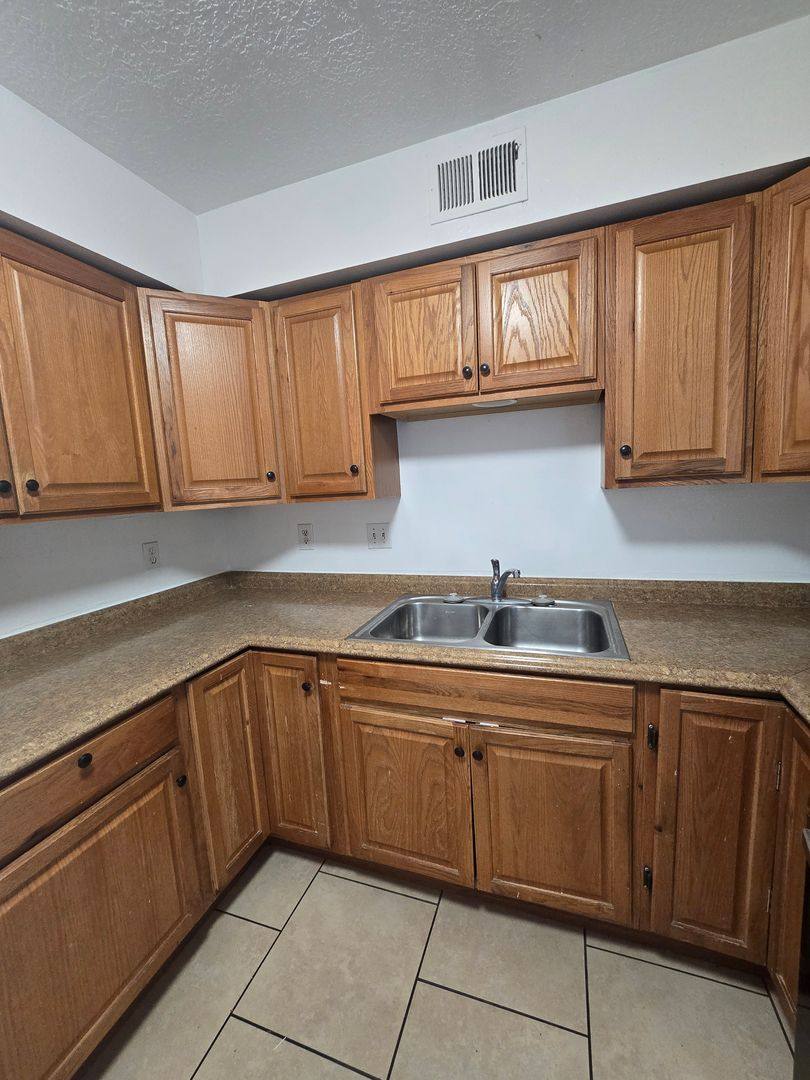 House for rent at 1832 Buena Vista Dr SE, Albuquerque, NM 87106