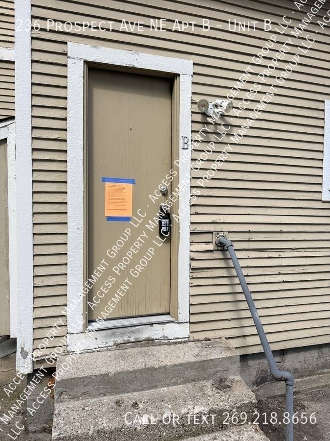 Apartment for rent at 236 Prospect Ave NE #B, Grand Rapids, MI 49503