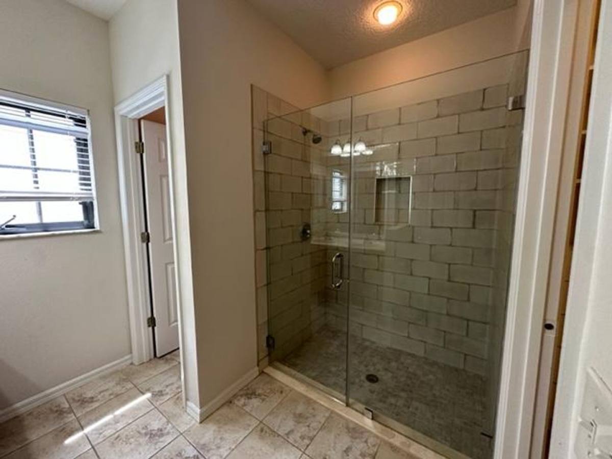 House for rent at 906 Pawstand Rd, Kissimmee, FL 34747