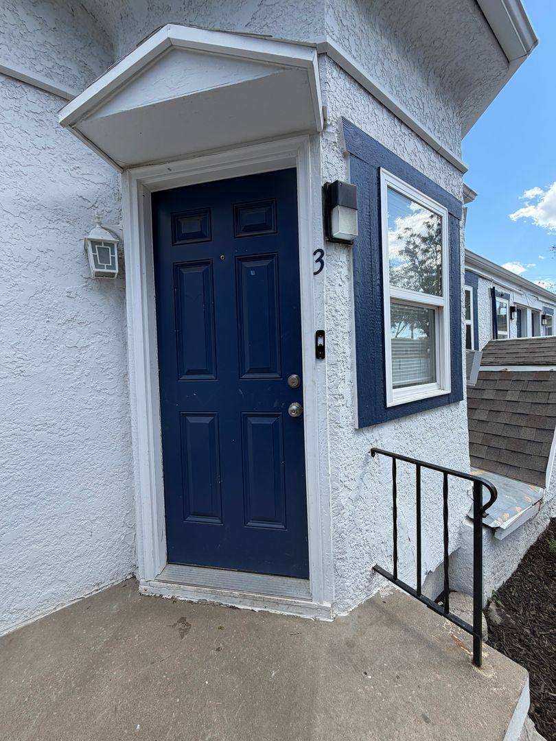 Apartment for rent at 733 Mynster St, Council Bluffs, IA 51503