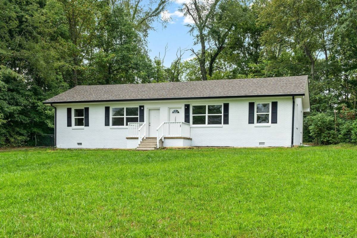 Apartment for rent at 706 Britton Springs Rd, Clarksville, TN 37042