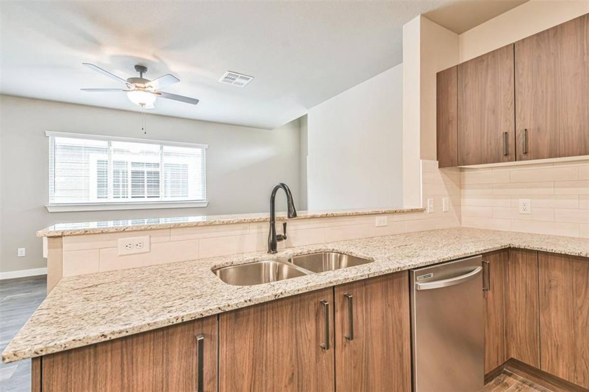 Townhouse for rent at 9896 Grosbeak, Magnolia, TX 77354
