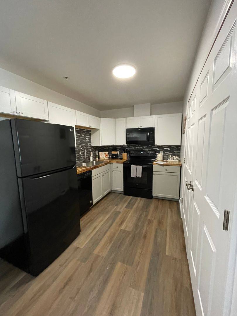 Townhouse for rent at 128 Ash St, California, PA 15419