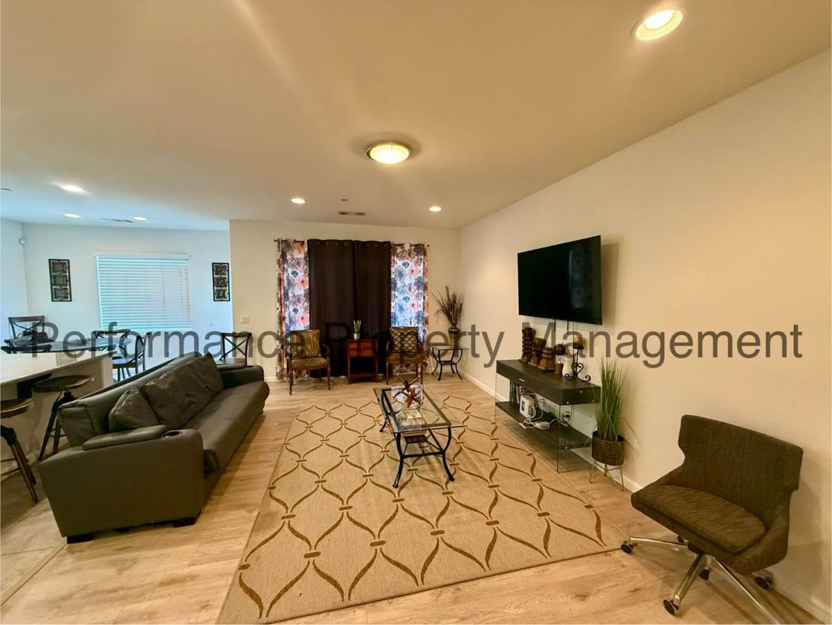 House for rent at 5720 Woodard Ridge Dr, Bakersfield, CA 93313