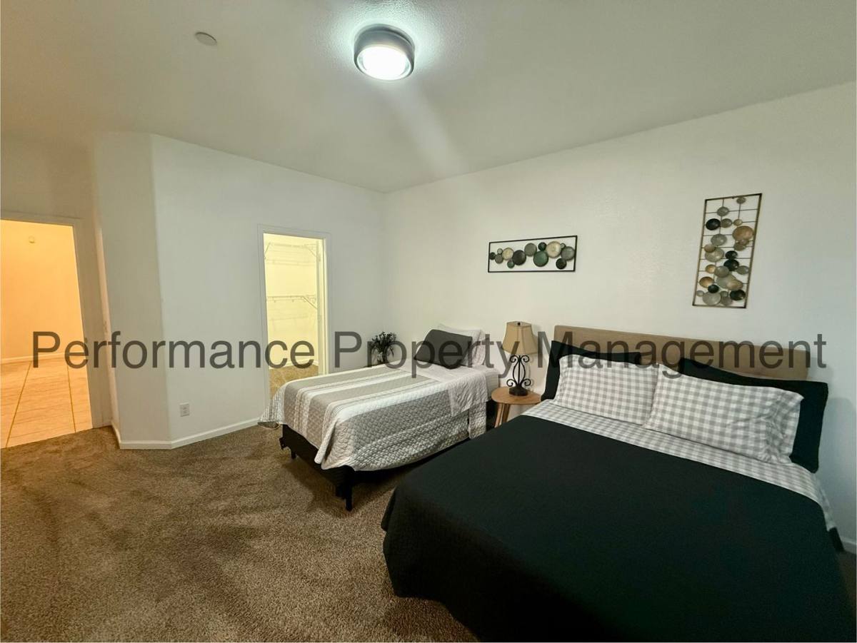 House for rent at 5720 Woodard Ridge Dr, Bakersfield, CA 93313