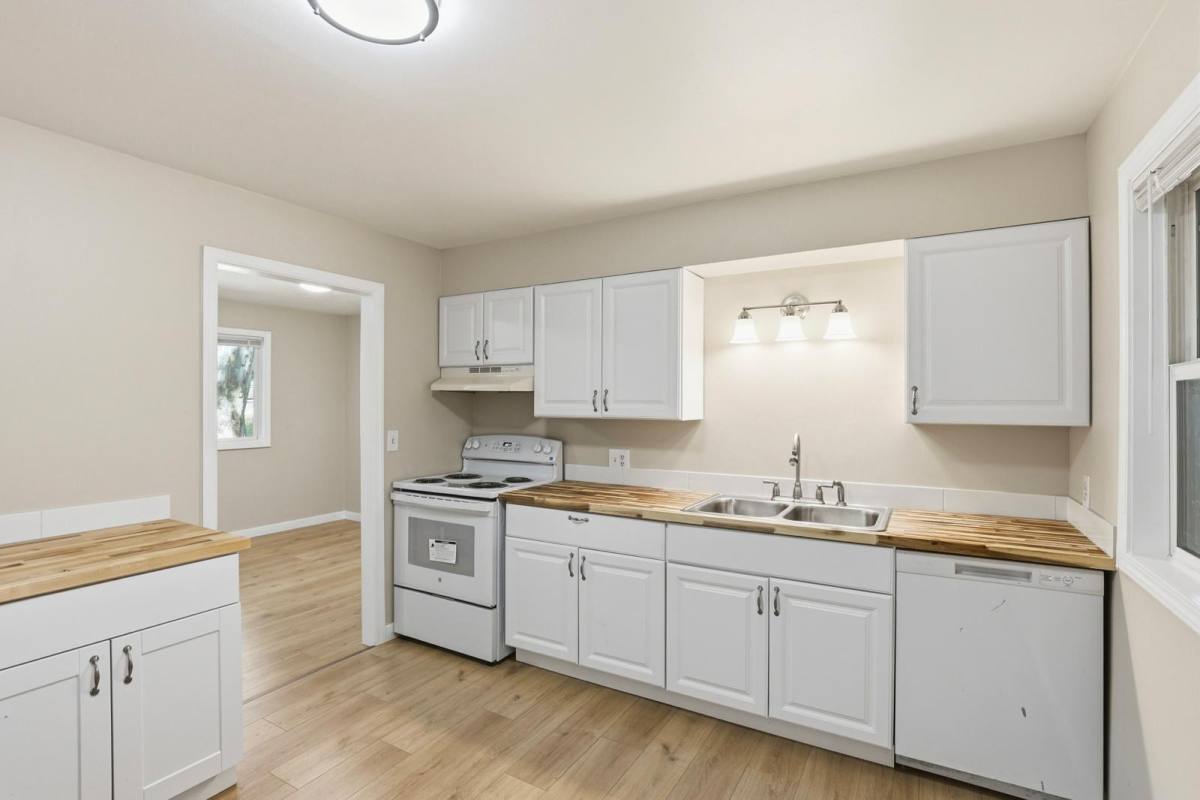 Apartment for rent at 3218 N Maple St, Spokane, WA 99205