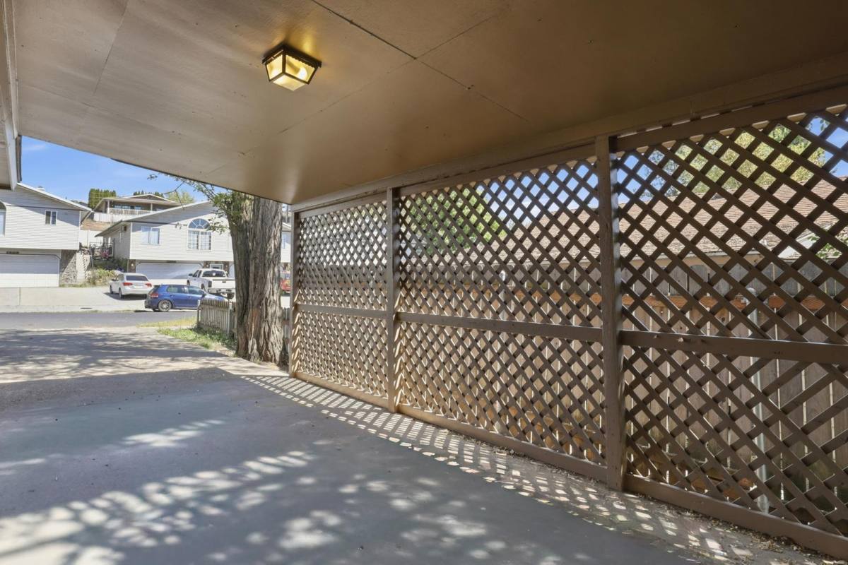 Apartment for rent at 3218 N Maple St, Spokane, WA 99205