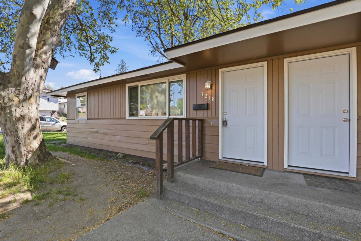Apartment for rent at 3218 N Maple St, Spokane, WA 99205