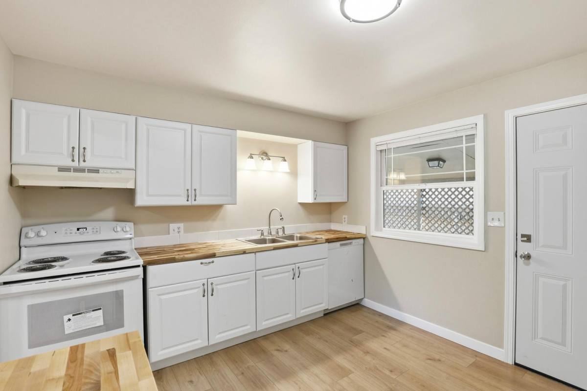 Apartment for rent at 3218 N Maple St, Spokane, WA 99205