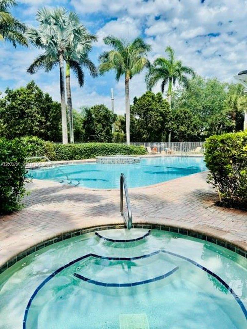House for rent at 556 NW 39th Circle, Boca Raton, FL 33431