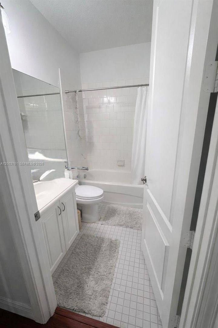 House for rent at 556 NW 39th Circle, Boca Raton, FL 33431