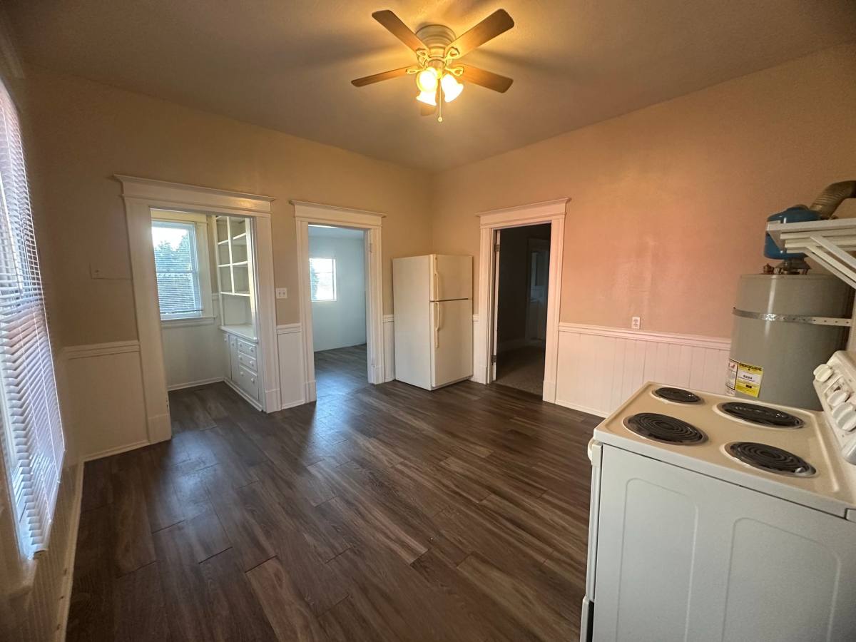Townhouse for rent at 1409 1 2 E St, Sacramento, CA 95814