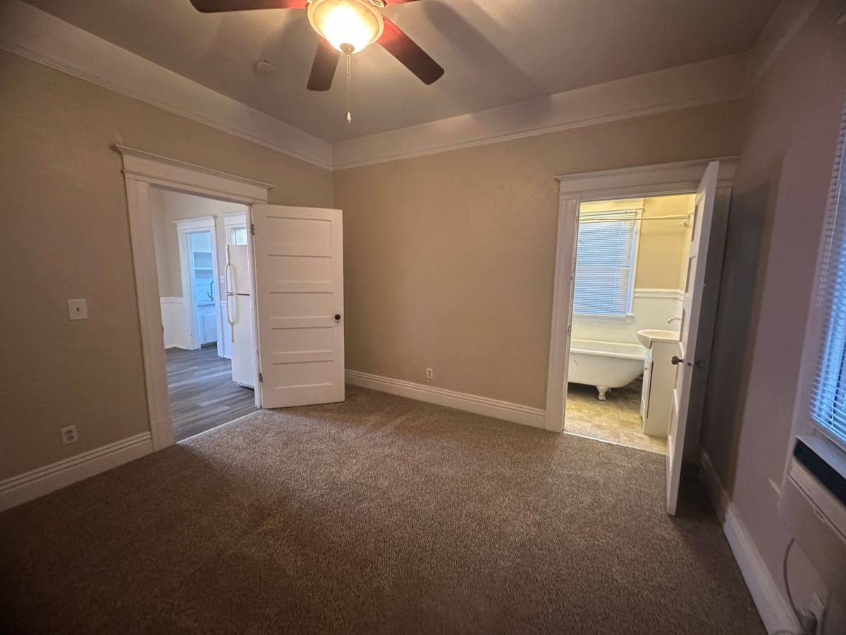 Townhouse for rent at 1409 1 2 E St, Sacramento, CA 95814