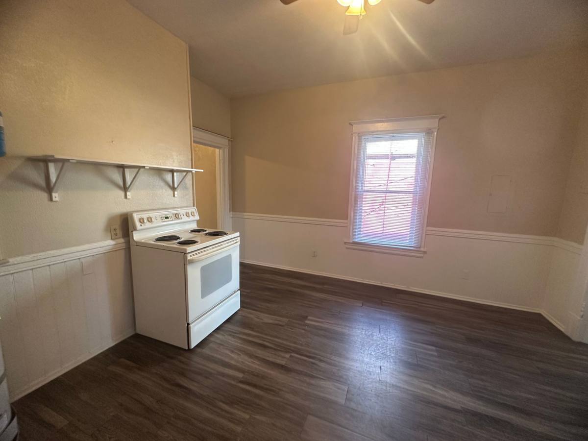 Townhouse for rent at 1409 1 2 E St, Sacramento, CA 95814