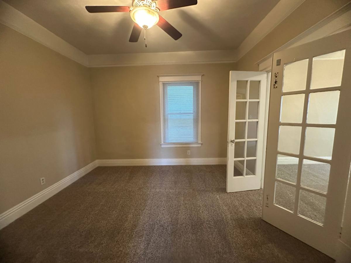 Townhouse for rent at 1409 1 2 E St, Sacramento, CA 95814