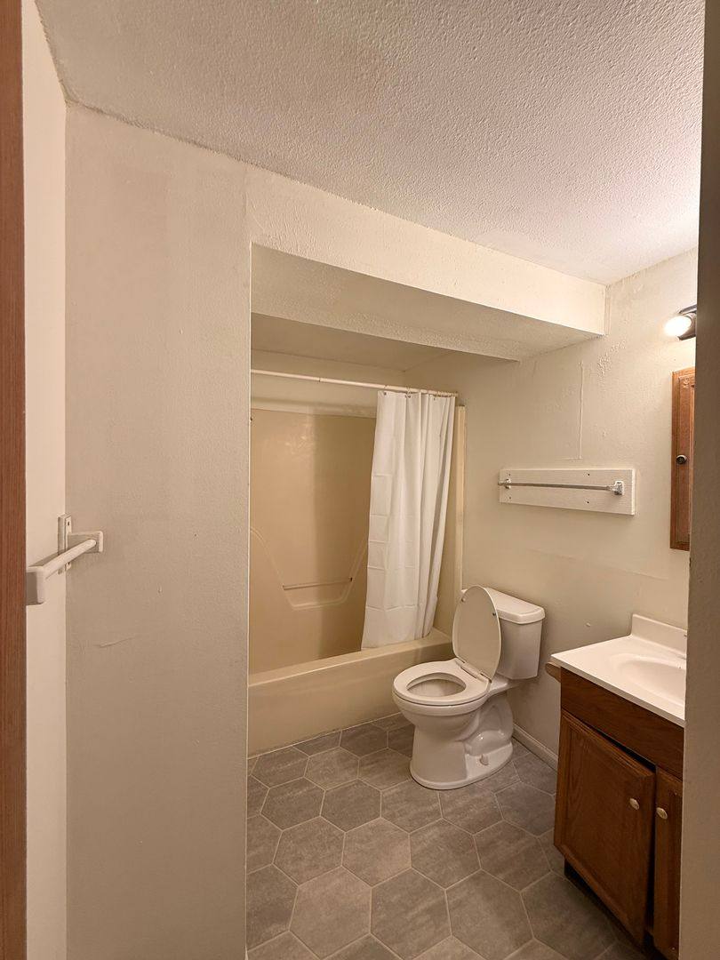 Apartment for rent at 100 E 14th St, Rolla, MO 65401